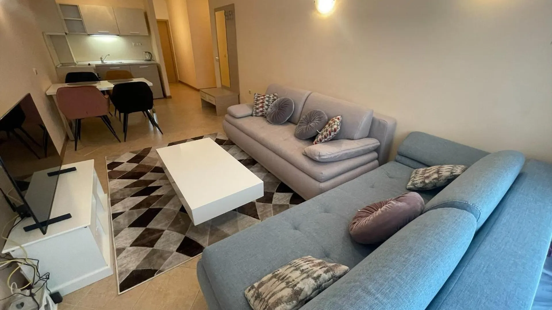 Menada Royal Sun Apartments Σάνι Μπιτς