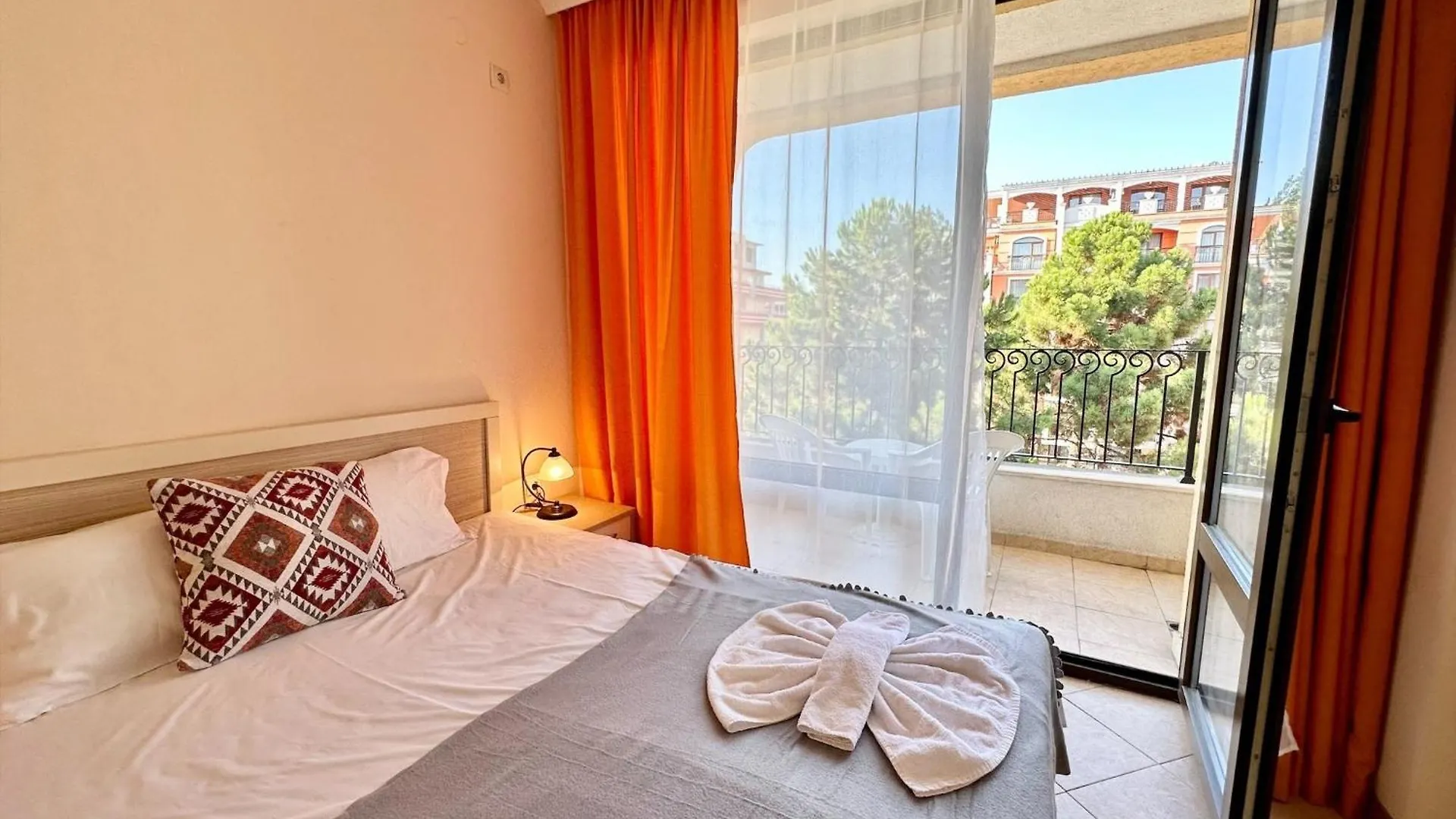 Menada Royal Sun Apartments Солнечный берег