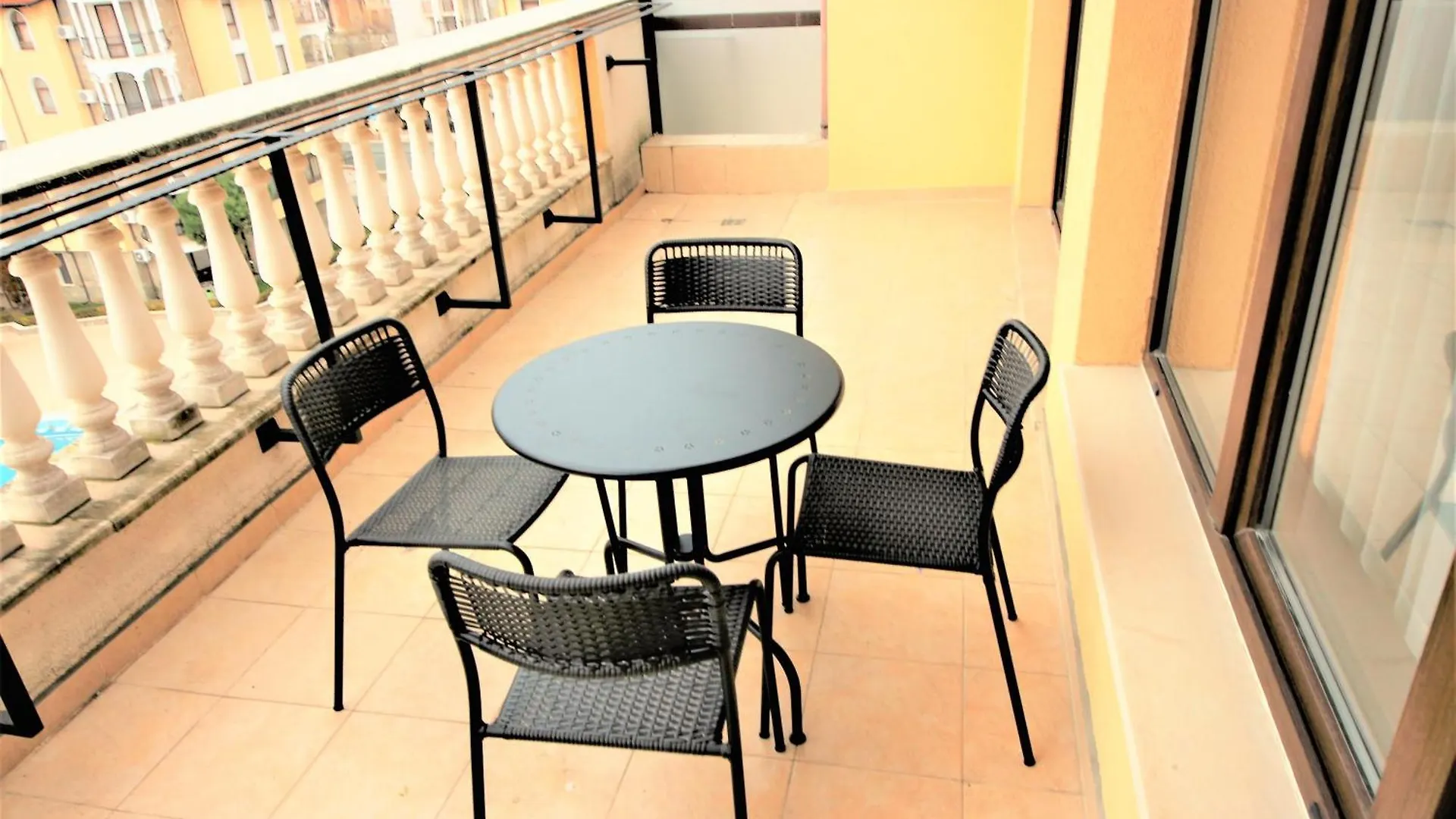 Menada Royal Sun Apartments Солнечный берег